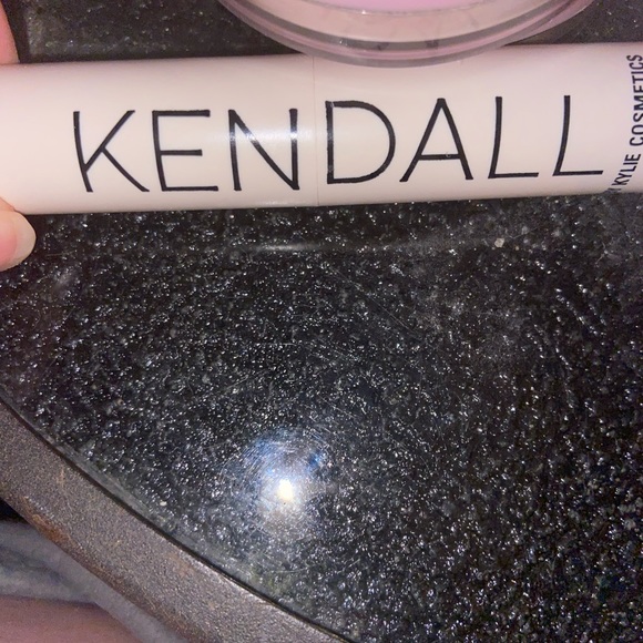 Kylie highlighter stick kendall x kylie - Picture 2 of 9